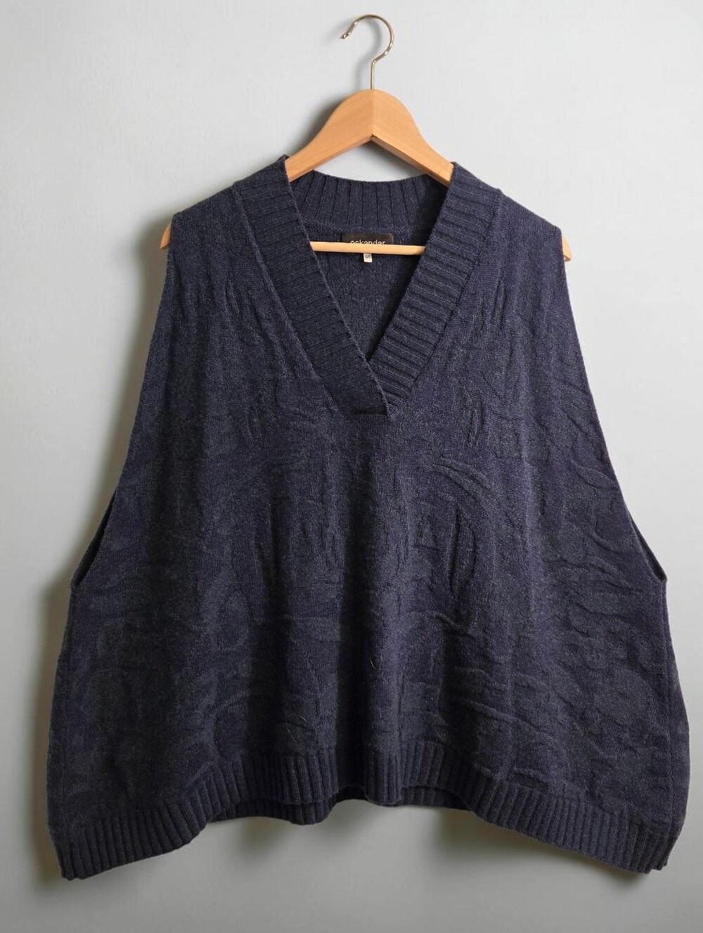 Eskandar 100% Cashmere Navy Ink Mughal Carnation Jacquard Sweater Vest A-Line OS